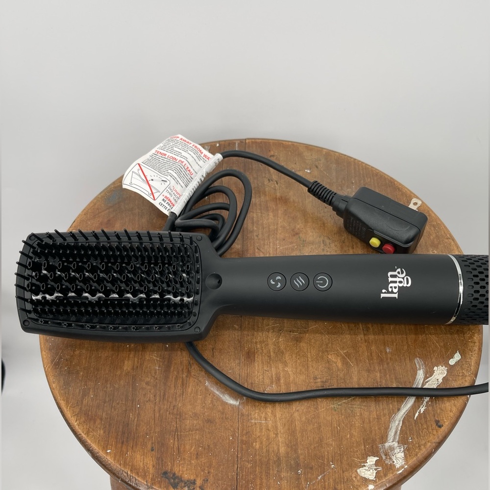 ⭐️L’ange Straightening AIRess Dryer Brush Model H119 Black